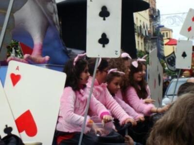 Los Reyes Magos reparten ilusión por las calles de Triana