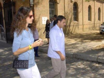 Litri, Carolina Herrera, Curro Romero, Carmen Tello acompañan a Julio Aparicio en el entierro de su madre la bailaora Maleni Loreto en Sevilla