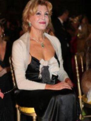 Fiesta de gala y mascaras en los Reales Alcázares de Sevilla  