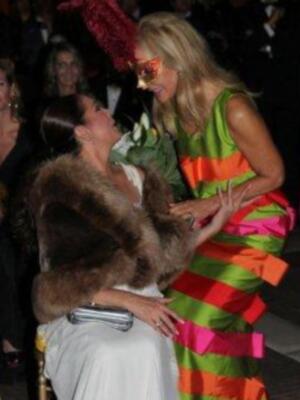 Fiesta de gala y mascaras en los Reales Alcázares de Sevilla  