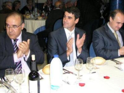 Jesulín de Ubrique, improvisado y risueño fotógrafo, homenajeado en Coria (Cáceres) por los mayorales y trabajadores del campo bravo