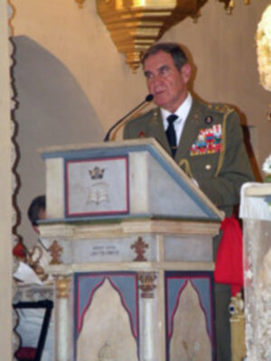  Galeria de la Solemne Función Eucarística, donde se procedió a la imposición del Fajín del Rey Juan Carlos I, a la Soledad de Alcalá del Río.