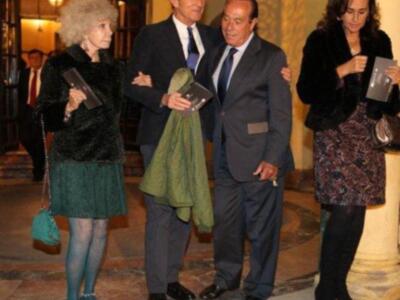 Los Duques de alba en el teatro para ver a Ana Belén