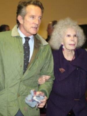 La duquesa de Alba se divierte con imitación que de ella hacen los Morancos 