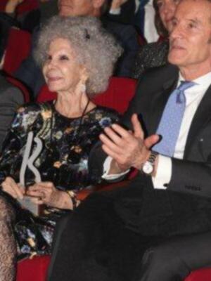 La duquesa de Alba premiada por Onda Cero