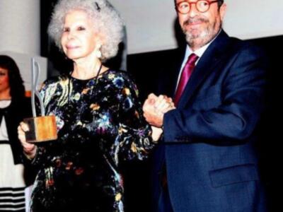 La duquesa de Alba premiada por Onda Cero