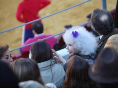 Eva González fue a la plaza a ver torear a su novio Cayetano 