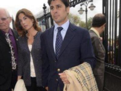 Lourdes Montes y la duquesa de alba fueron a ver torear a Francisco Rivera a la maestranza y después al hotel