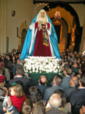 Provincia. Procesión claustral de los titulares de la Hermandad de Vera-cruz de Alcalá del Río.