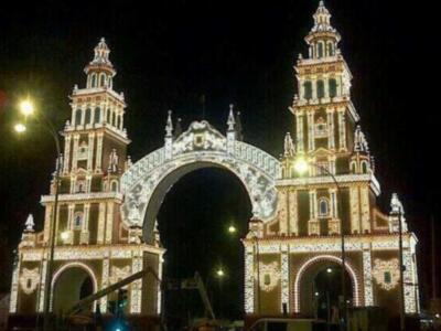Portada encendida  Feria de Abril 2013 en Sevilla 