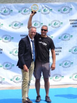 El Club Náutico, campeón de Andalucía de botes largos de remo