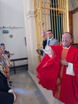 La Hermandad celebra la Exaltación de la Santa Cruz con misa y bendición del nuevo Vía Crucis  en Alcalá del Río