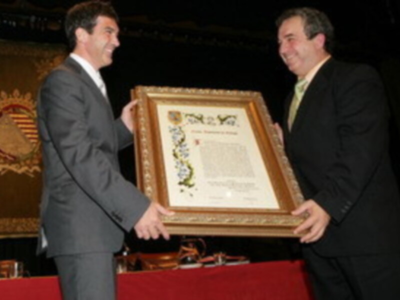 Antonio Banderas dedica a sus padres el titulo de hijo predilecto de Malaga.