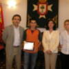 El Ayuntamiento de Lora del Río homenajea al joven atleta local Kevin López Yerga