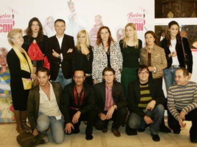 La reina de la moda llega a Sevilla vestida por los mejores diseñadores españoles