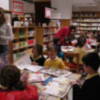 Medio centenar de escolares de Gines se inician en la lectura con una visita a la Biblioteca Municipal