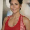 Rosa López, muy maternal con un bebé en brazos