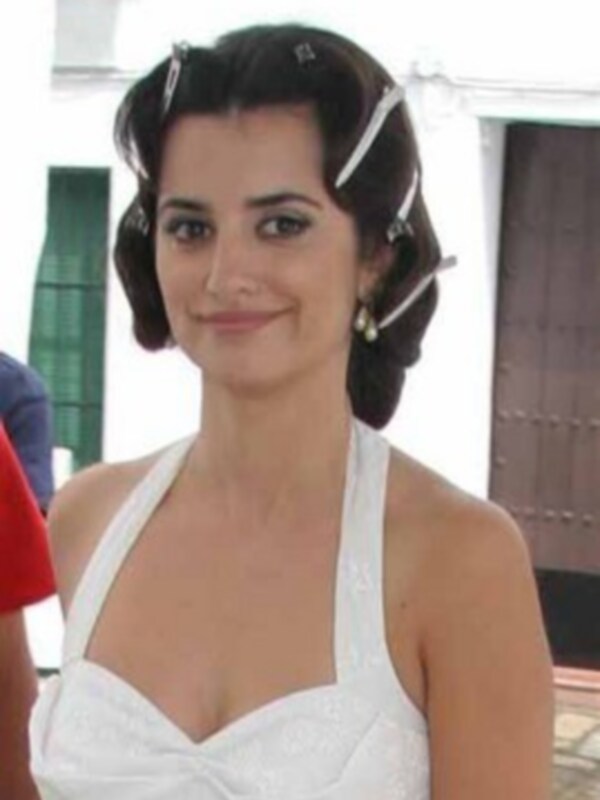 Penélope Cruz con rulos durante el rodaje de la película