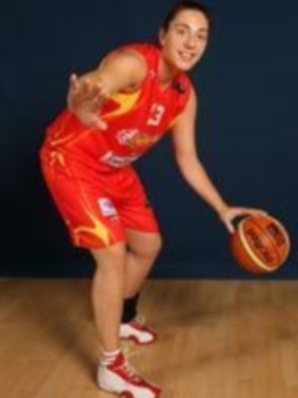 Marina Ferragut: Cada vez hay más nivel en el basket femenino