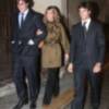 Los hermanos Rafael Medina con su novia y  Luis Medina en entierro Ramon Ybarra en Sevilla