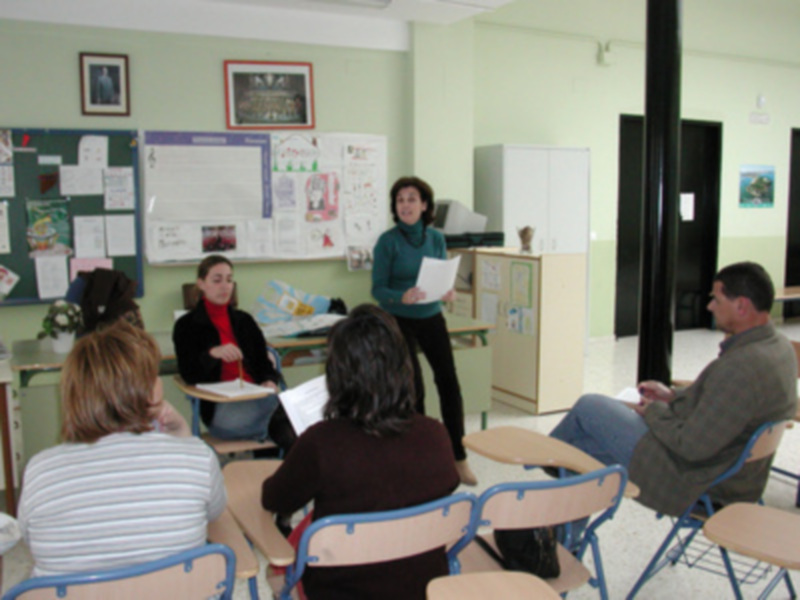 Las relaciones familiares, a debate en la primera sesión de la Escuela de Familias de Gines