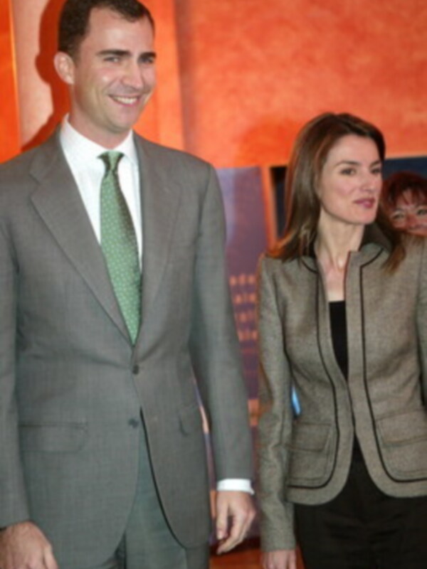 Doña Sofia , hija de los Principes de Asturias, sale de la clinica
