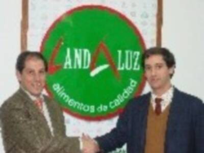 Akron Gráfica y Landaluz suscriben un acuerdo para mejorar la presentación de los productos agroalimentarios andaluces