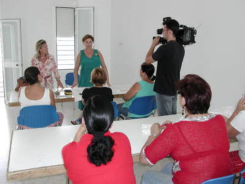 Gines: se inicia el curso gratuito de pintura en tela 