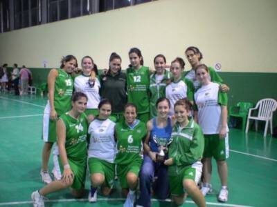 EL NAUTICO SEVILLA-RESIDENCIA UNIVERSITARIA LOS BERMEJALES LEVANTA LA COPA DIPUTACION