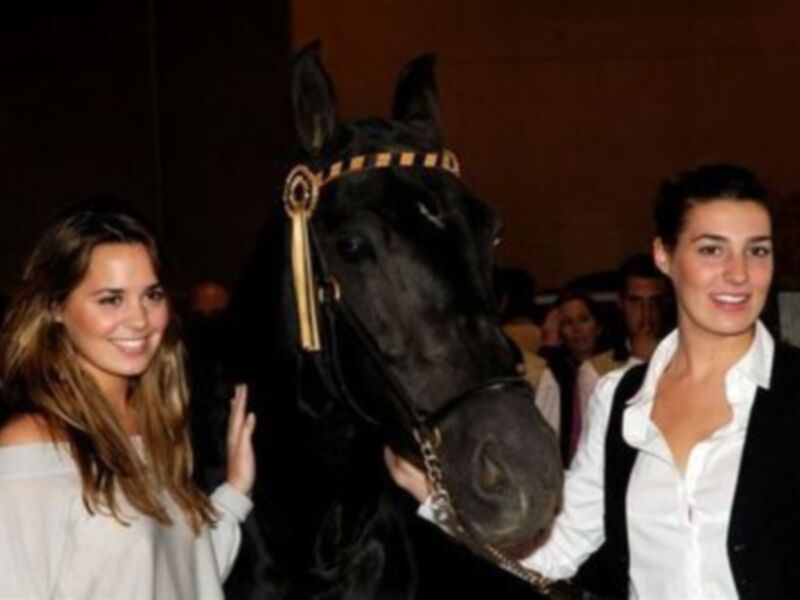 EUGENIA Y CLAUDIAL LAS HIJAS DE BERTÍN OSBORNE, EN EL SICAB