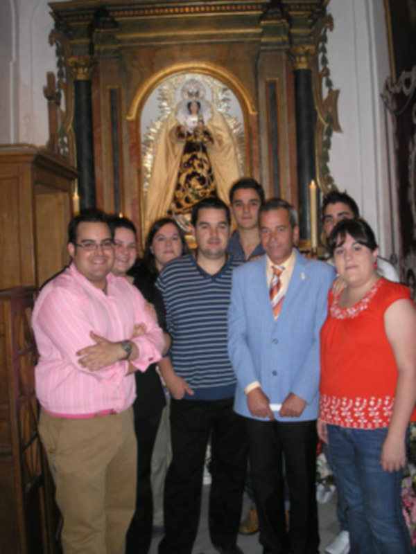El Grupo Joven de la Hermandad de Rosario de Gines recuperó la Misa de la Rosa