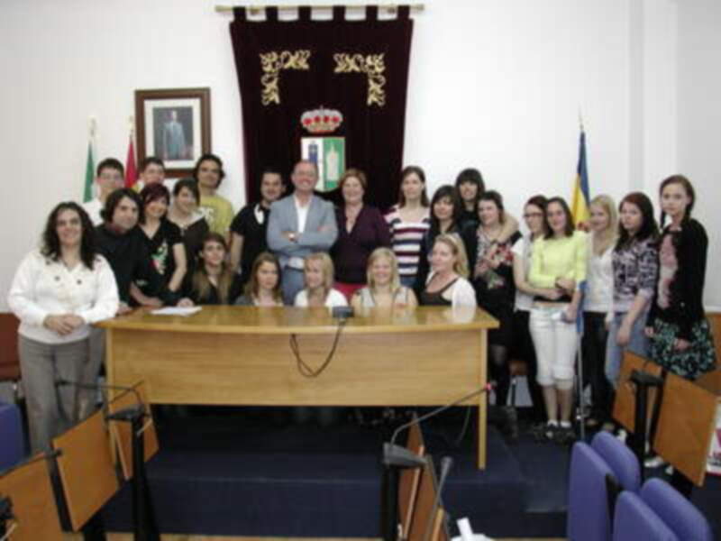 Jóvenes finlandeses visitaron Gines dentro de un intercambio con jóvenes españoles