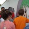 Alumnos del instituto Las Palomas de Algeciras hacen un gran mural en favor de la convivencia