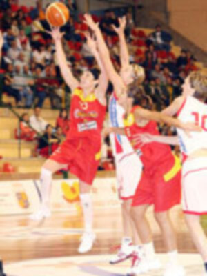España vuelve a tumbar a la República Checa (70-51)