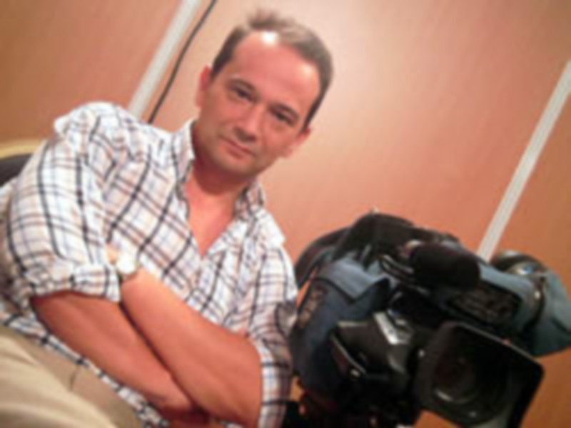 El periodista sevillano Jaime Fuertes publica "Un negocio de cine"