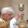 El Papa Benedicto XVI de vacaciones se acuerda de las personas que no pueden ir a tener unos días de descanso. 