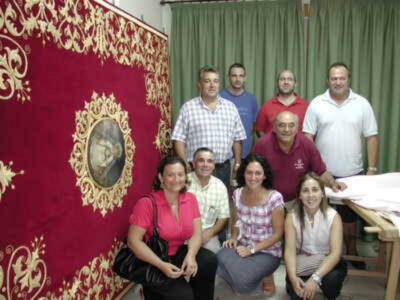 Gines: la Hermandad Sacramental recibe el nuevo palio de la Virgen de los Dolores