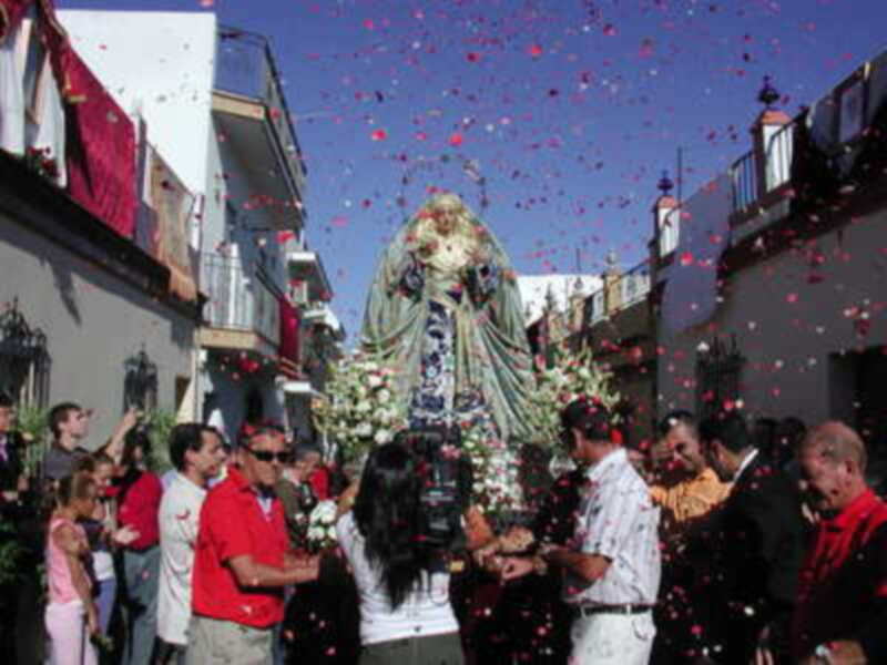 Gines se viste de fiesta este sábado para la Coronación Canónica de la Virgen de los Dolores