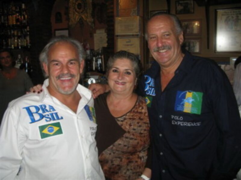Mario y Carlos de Pekin Express visitaron casa Anselma