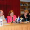 Presentado en Gines el libro "Sentimientos. Coplas y poesías", escrito por Alberta Medina