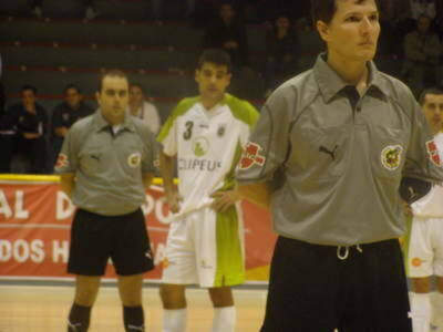 LA CACICADA ARBITRAL CONDICIONAN EL PARTIDO EN CANARIAS