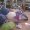 Los alumnos de Bellas Artes realizan una actividad al aire libre. 