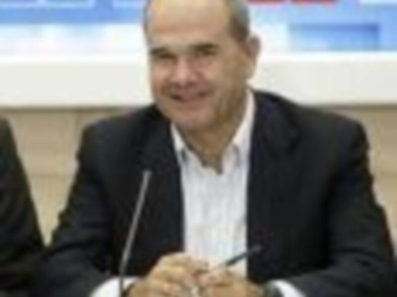 Chaves pone fin a su presidencia en Andalucía. 