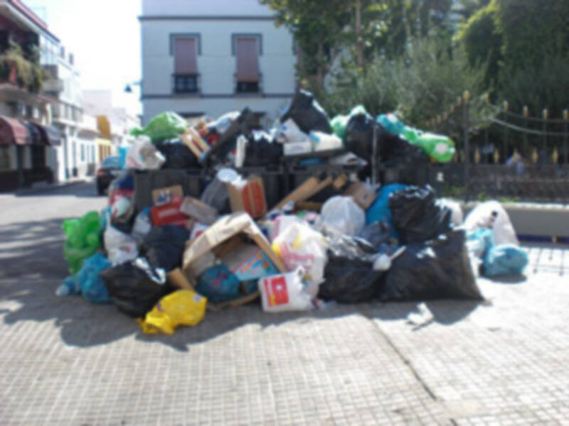 El PP advierte de la supuesta quema de basuras incontroladas por parte del Ayuntamiento de Chipiona.-