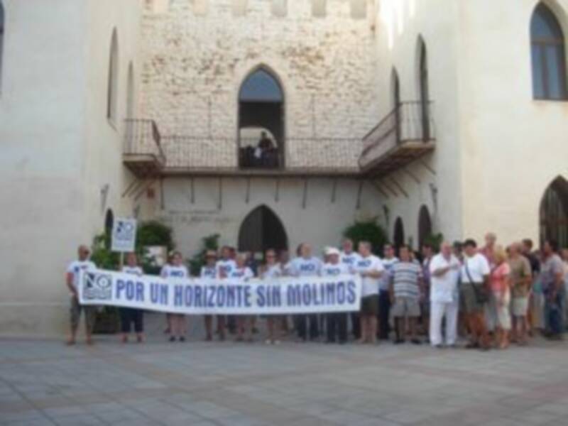 La plataforma Por un horizonte sin molinosafirma que la pasada manifestación es sólo la punta del iceberg del movimiento  contra el parque eólico 