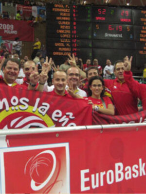 Los patrocinadores FEB también han empujado a la Selección en Polonia