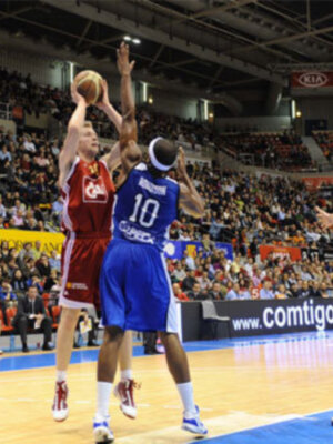 El CAI Zaragoza puede con el líder (74-62)