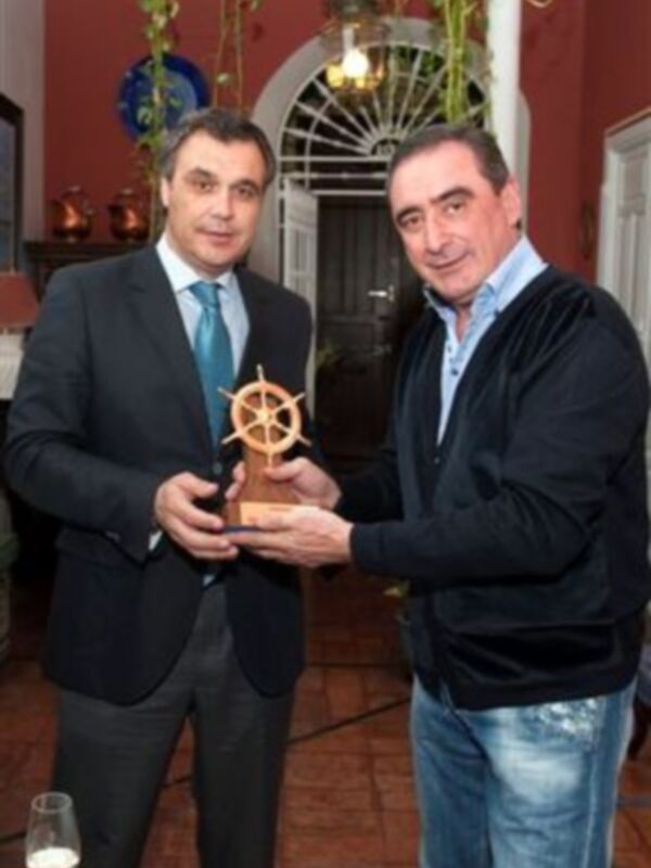 Carlos Herrera Crusset recibe el Timón de Oro, máximo galardón otorgado por FEAAV