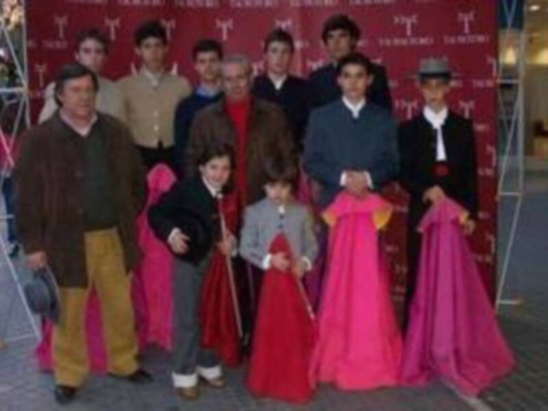 La escuela Taurotoro de Córdoba lleva el toreo a la calle