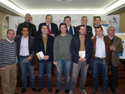 Presentado Universidad y Fútbol, nuevo número de la revista El Drago